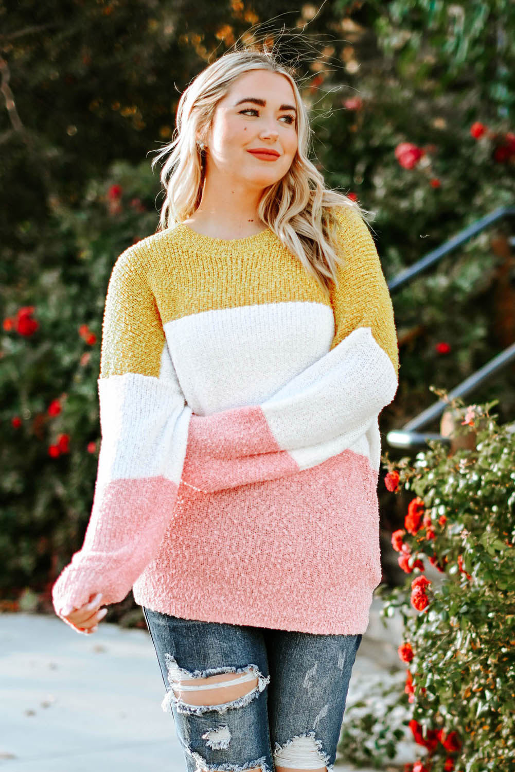 Žuti pulover s mjehurićima s rukavima u boji u boji
