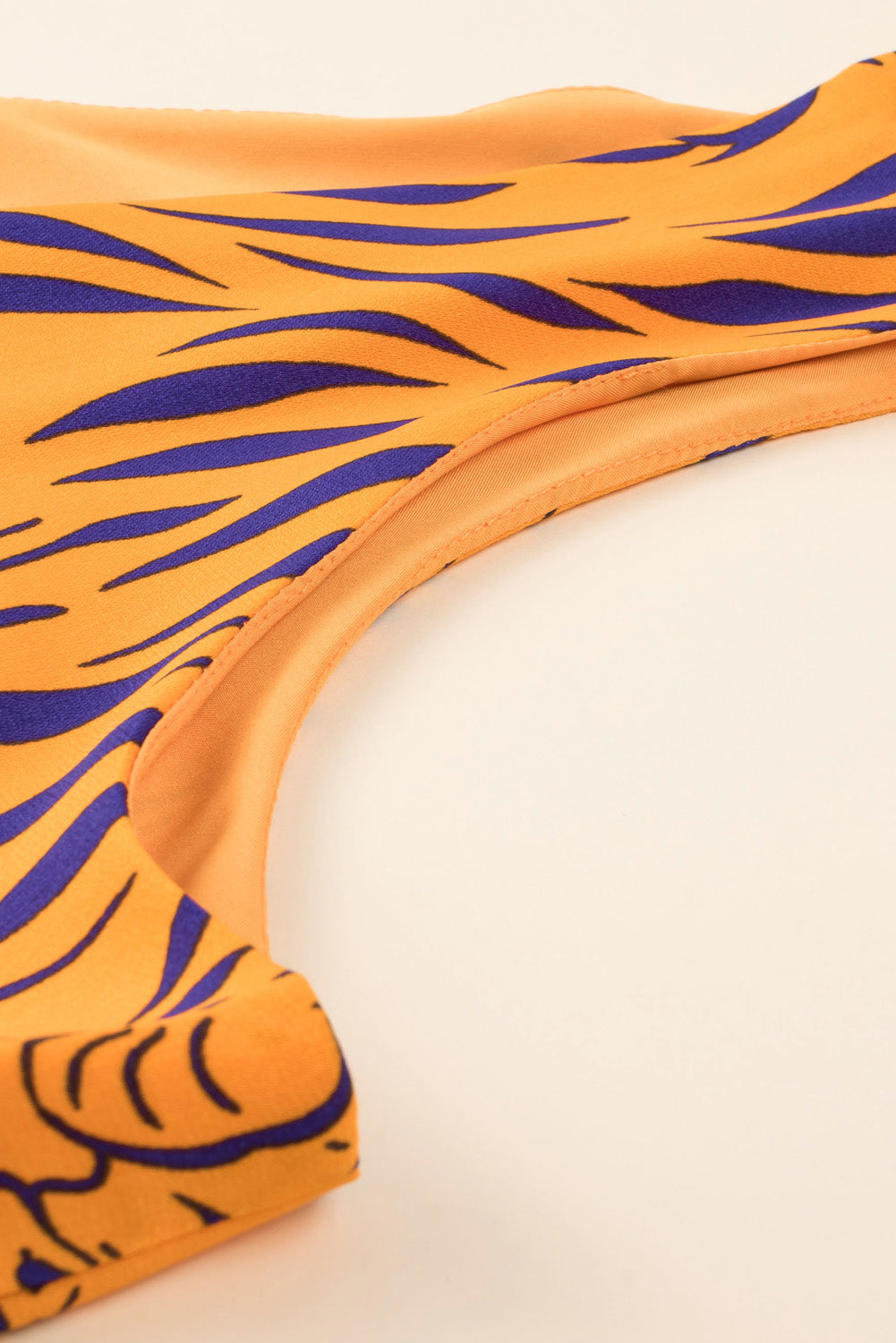 Žuta kombinezona bez rukava s V izrezom s printom tigra veće veličine