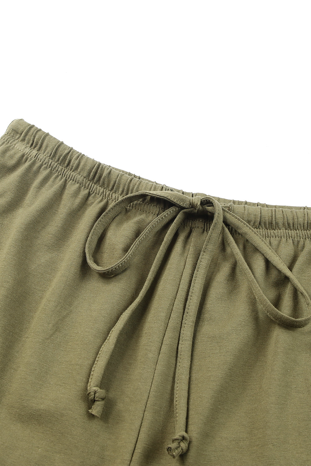Zeleni komplet kratkih hlača s naborima s okruglim izrezom i naborima