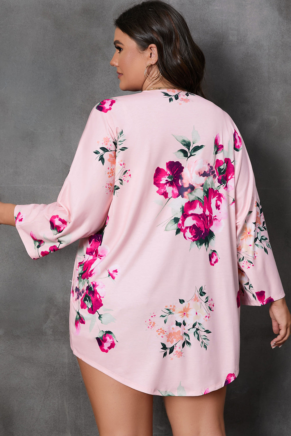 Ružičasti kimono veće veličine s cvjetnim printom
