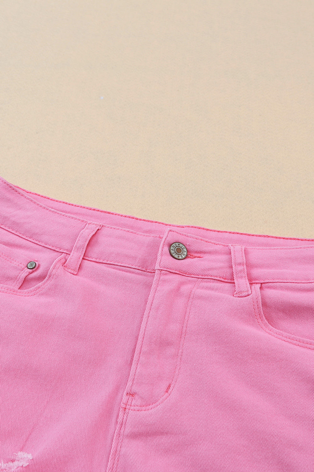 Ružičaste jednobojne kratke traper hlače