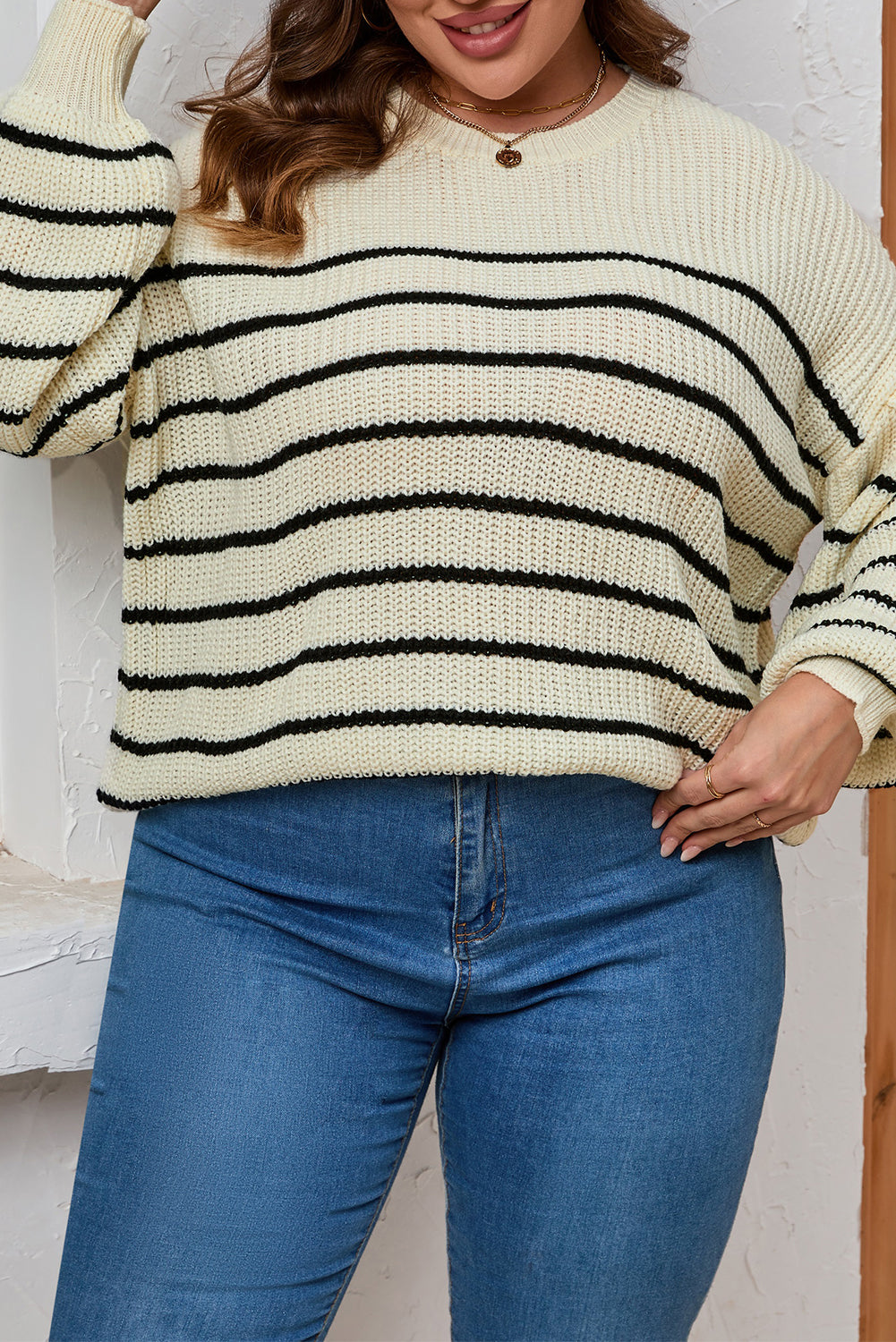 Kaki pulover s puf rukavima na spuštena ramena velike veličine