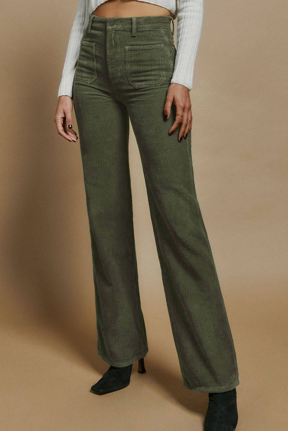 Zelene samtaste hlače s četvrtastim džepovima visokog struka