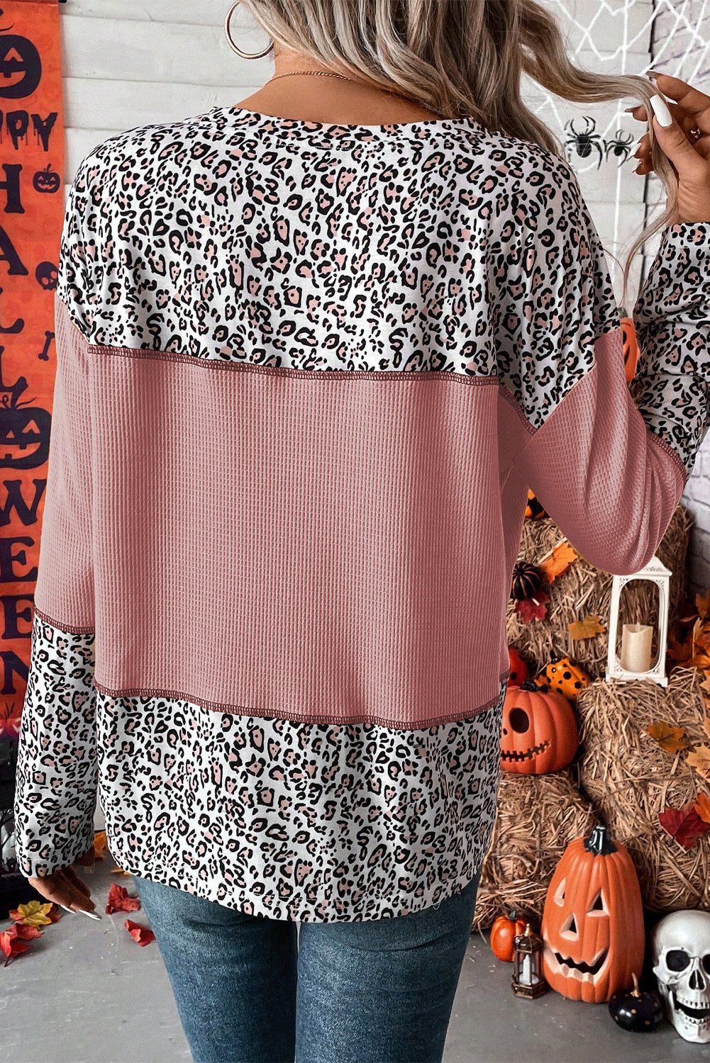 Svijetlo ružičasta majica s motivom leoparda, pletena krpa