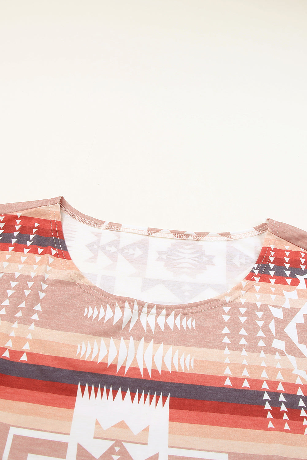 Višebojni pulover s puf rukavima s aztečkim printom i salonska odjeća s hlačama