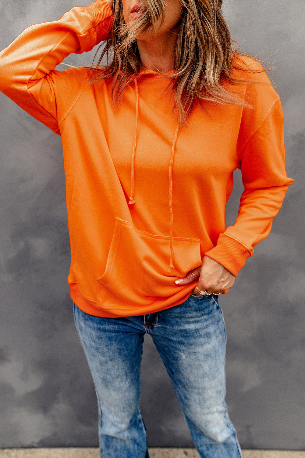 Narančasta velika majica s kapuljačom s klokaničkim džepom