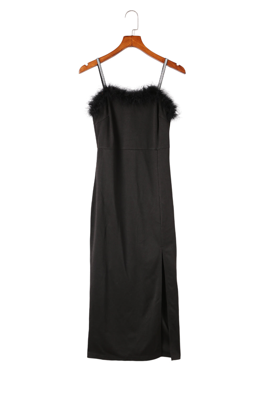 Crna midi haljina s prorezom na naramenice s perjem obrubljenim naramenicama
