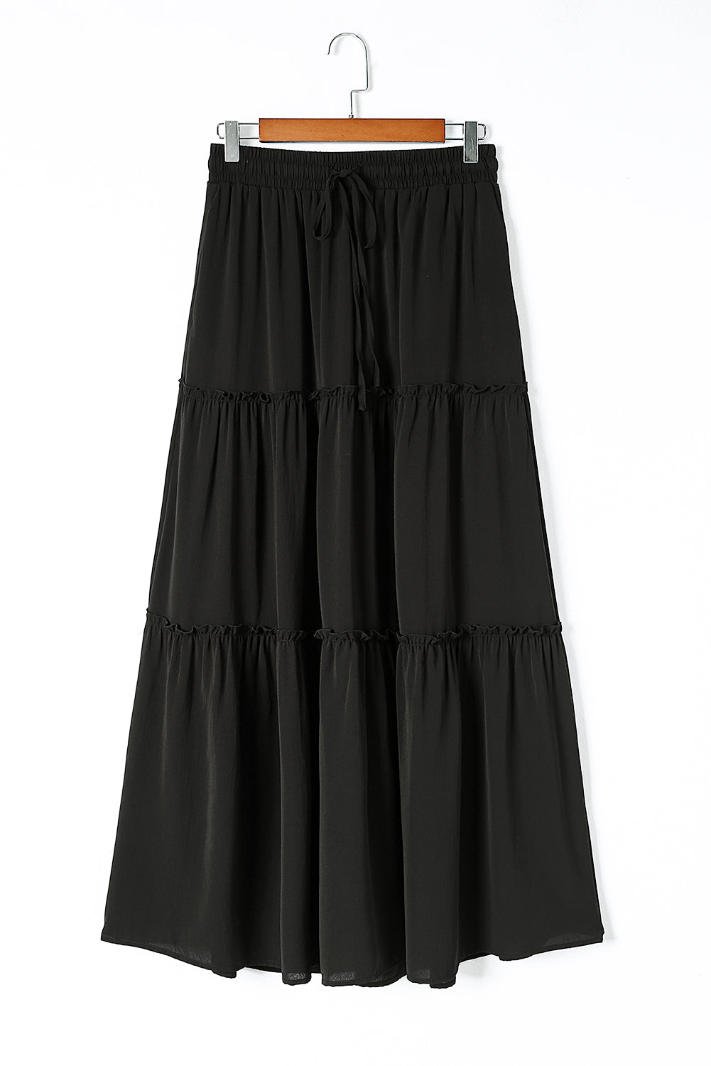 Crna maksi suknja s volanima na nizove u struku