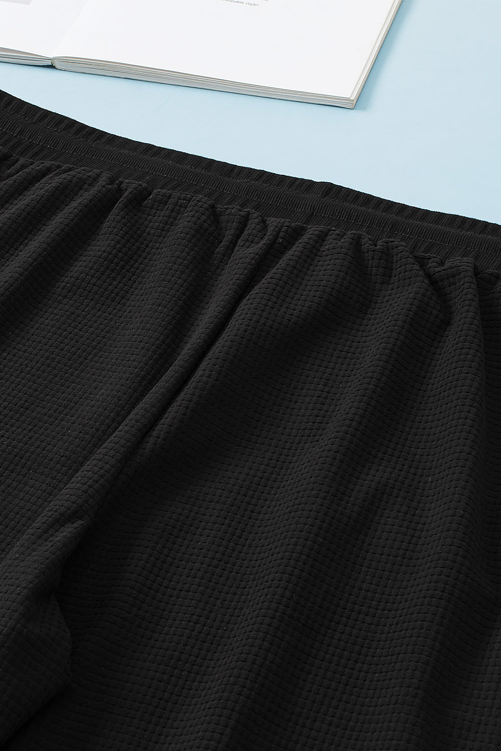 Crne jogger hlače s uzicom i teksturiranim šavovima veće veličine