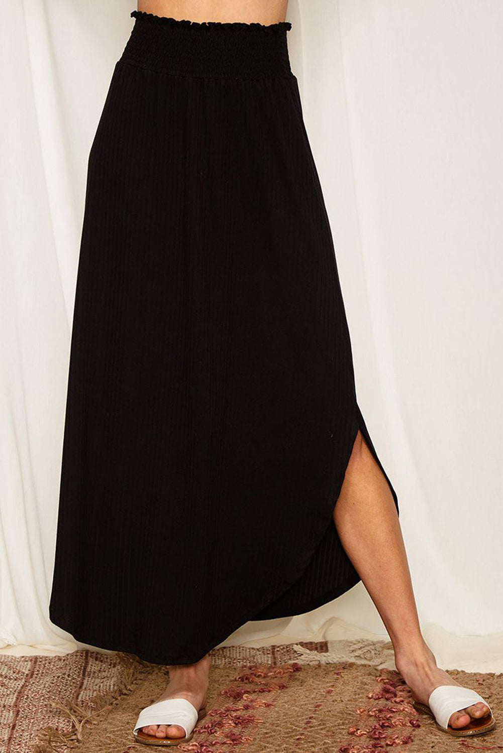 Crna maksi suknja visokog struka s prorezom