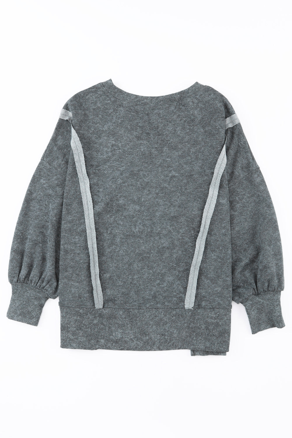 Siva pulover s šavovima i prorezima opuštenog kroja