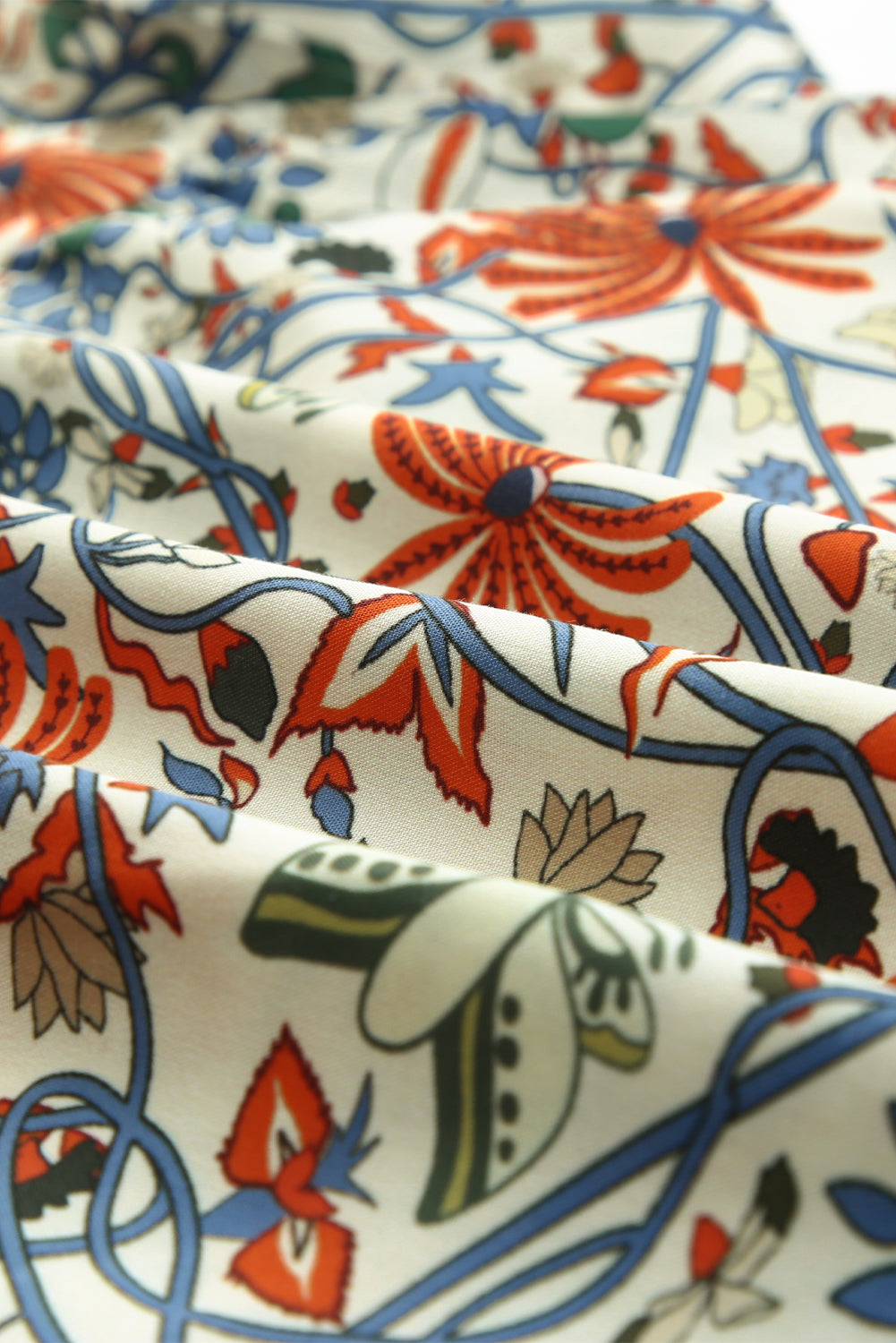 Mehrfarbige Vintage-Bluse mit gerafften Rüschenärmeln und Blumenmuster