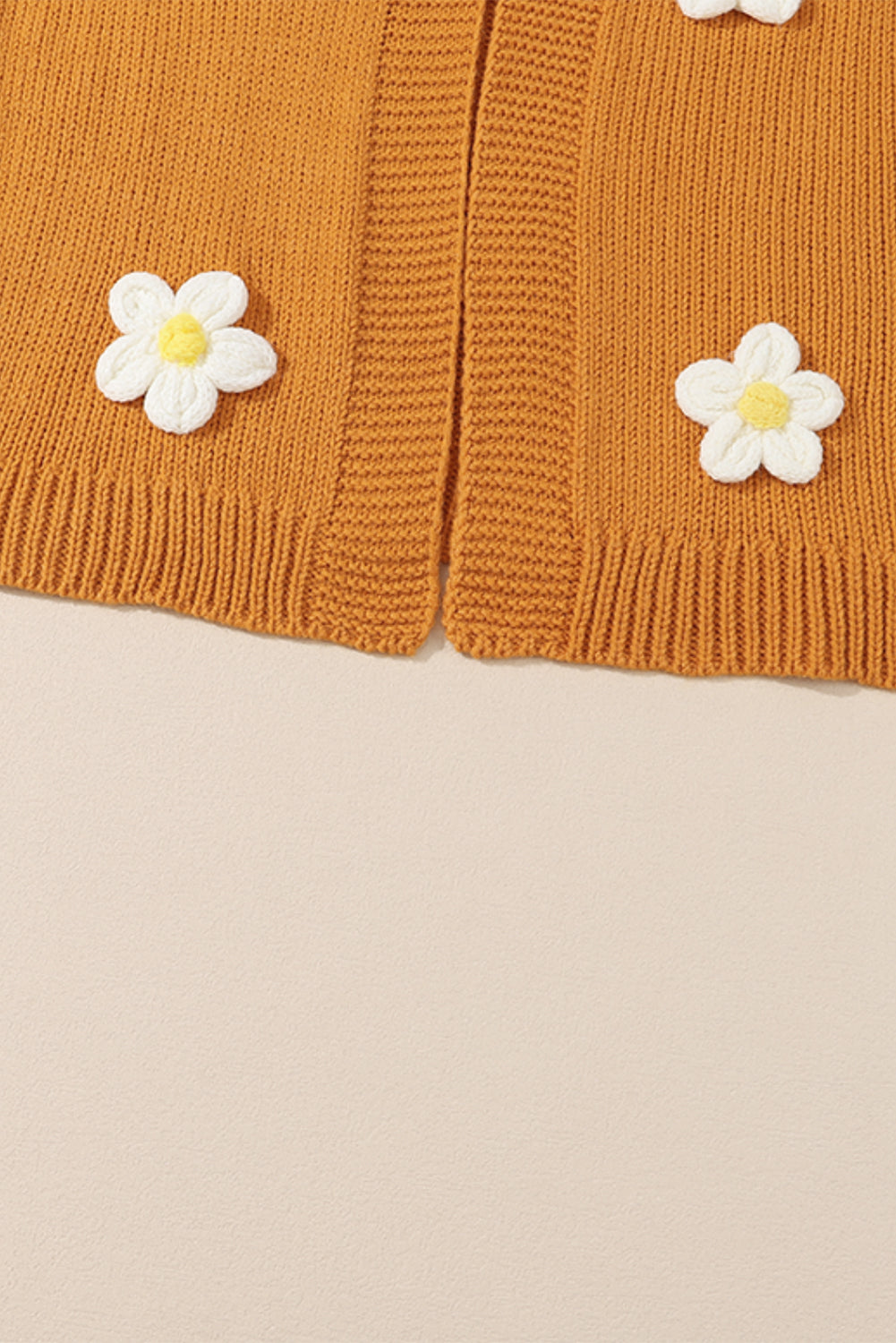 Cardigan con maniche a palloncino con applicazioni di fiori beige francese chiaro