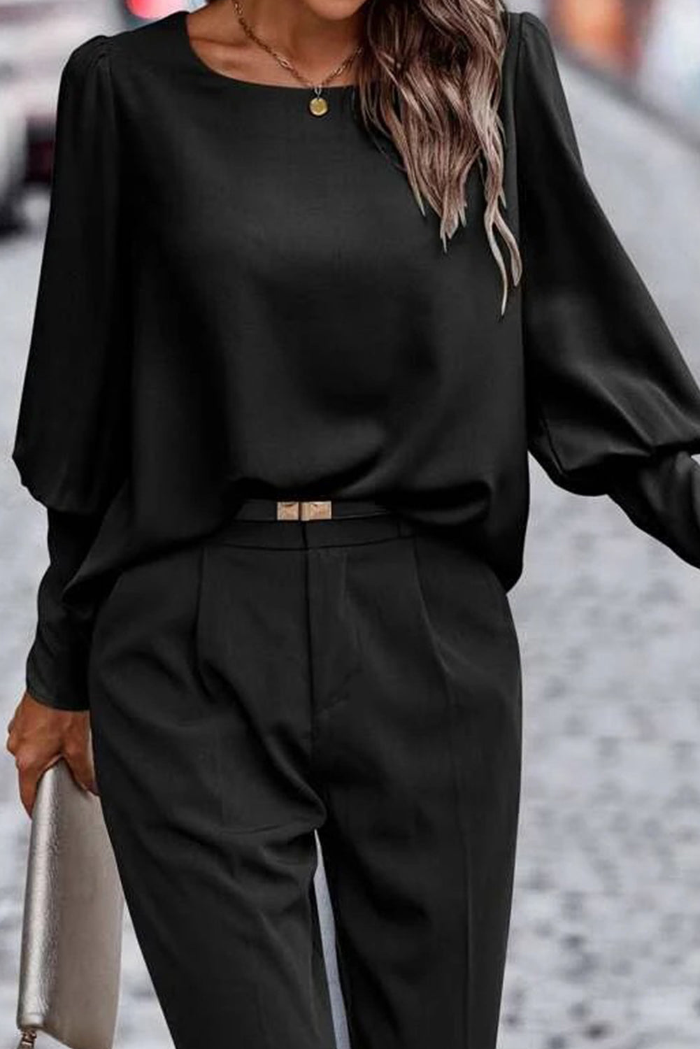 Schwarze schlichte Bluse mit Knöpfen hinten und Bündchen an den Puffärmeln