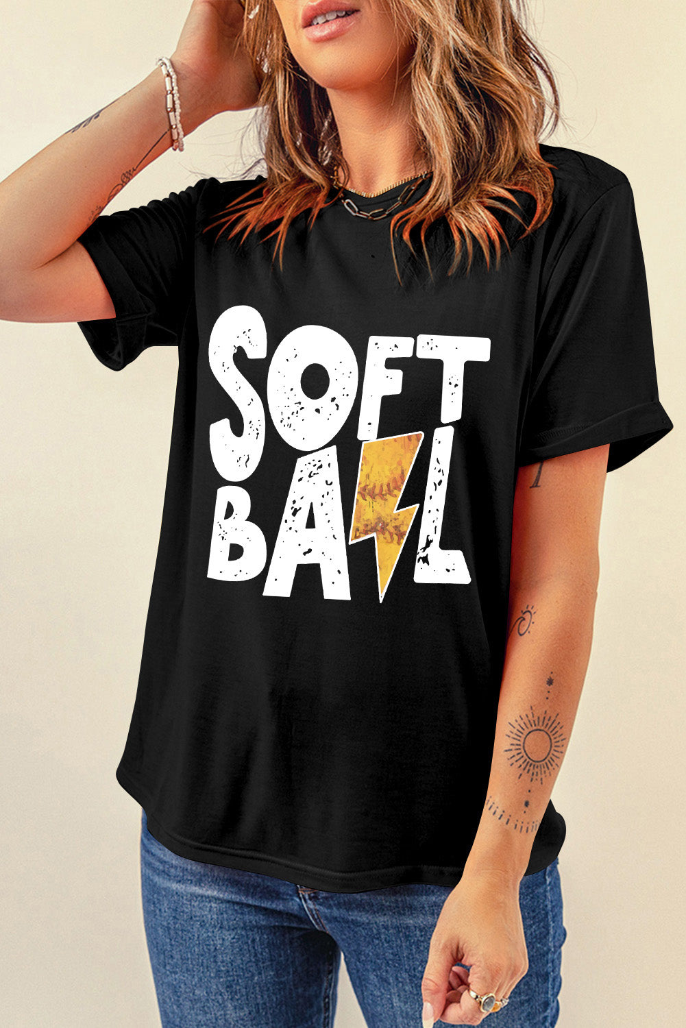 Schwarzes SOFT BALL T-Shirt mit schickem Buchstaben-Grafikmuster