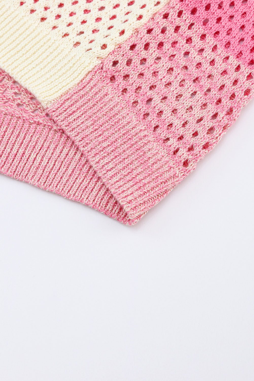 Cardigan tricoté à œillets ombré à manches courtes et côtelé rose