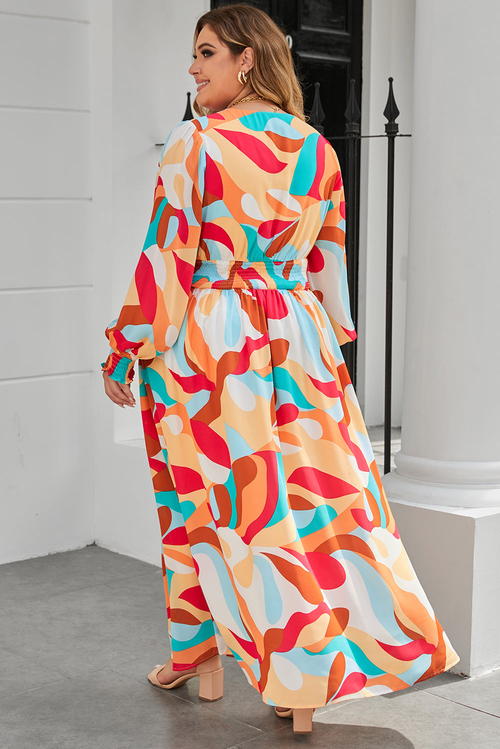 Robe Longue Multicolore à Manches Évêques Imprimée Abstraite de Grande Taille