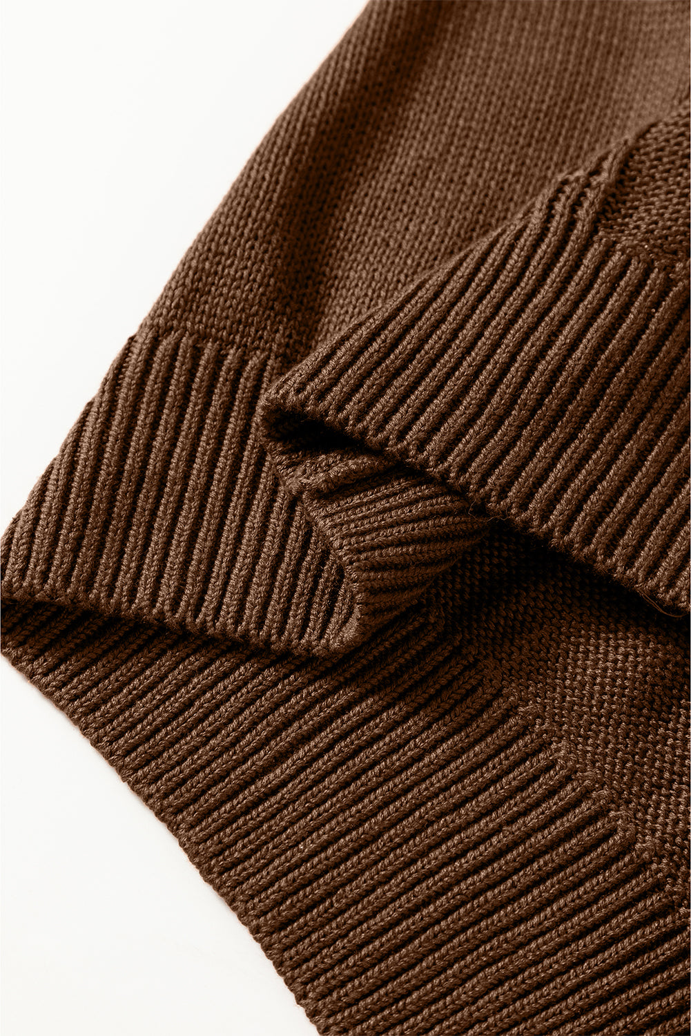 Maglione a collo quadrato con struttura mista in maglia a trecce caffè