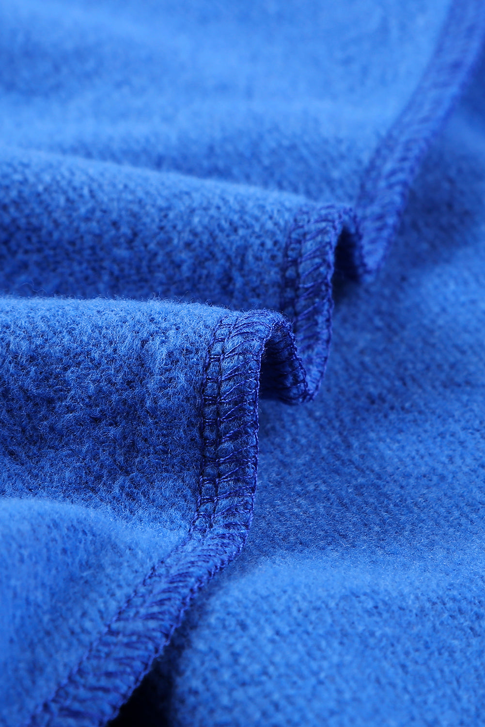 Giacca blu con cappuccio e zip