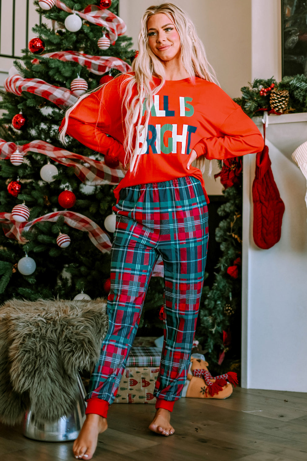 Večbarvni komplet božičnih karirastih pižam ALL IS BRIGHT