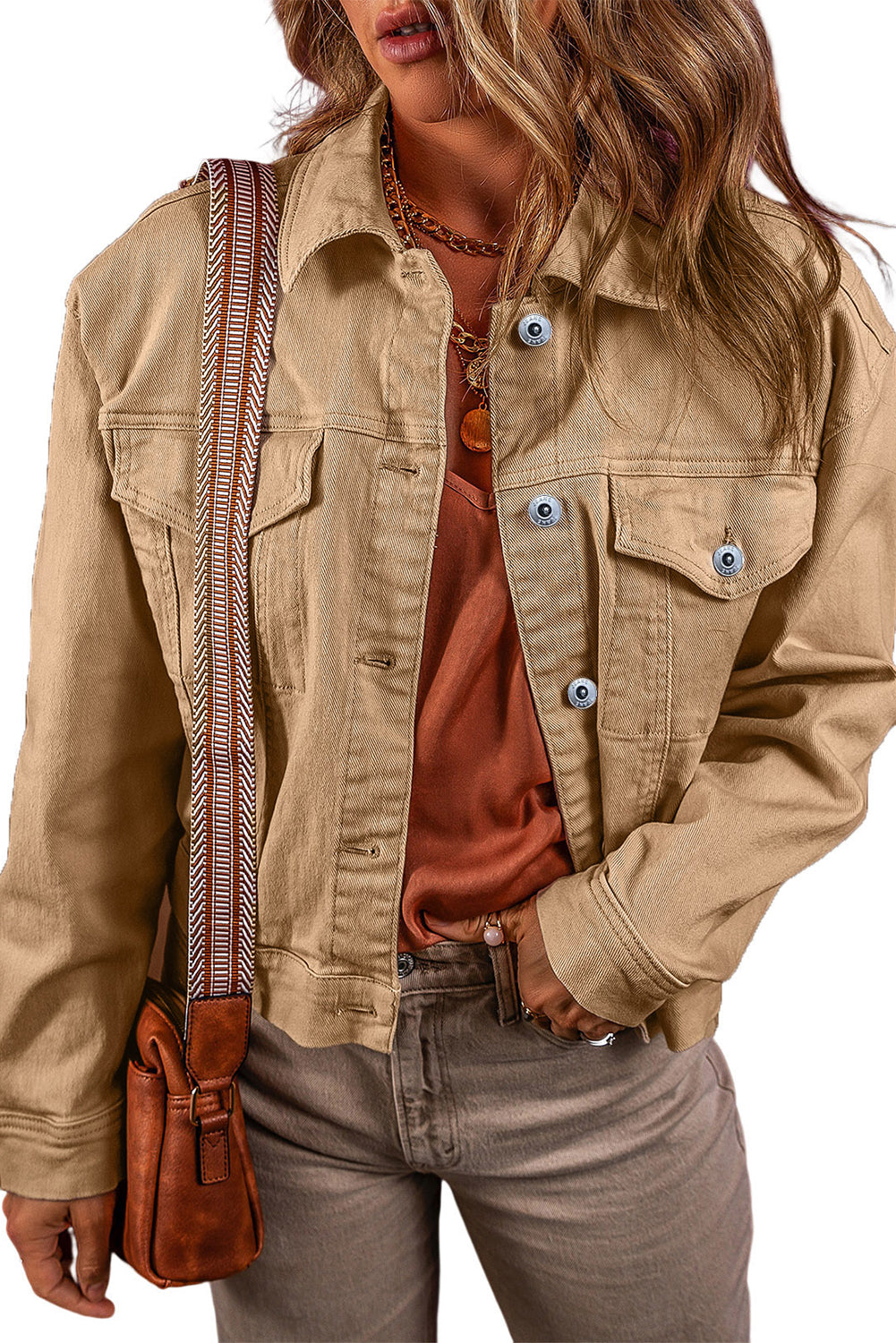 Lanena jakna iz džinsa s polnimi žepi in kovinskimi gumbi