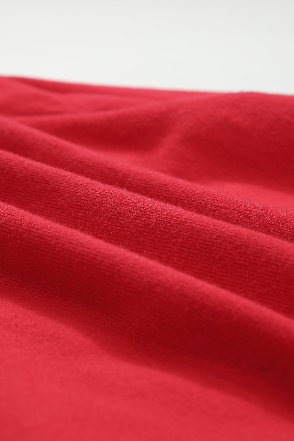 Maglione con finiture a contrasto grafico allegro e luminoso in tinsel rosso fuoco