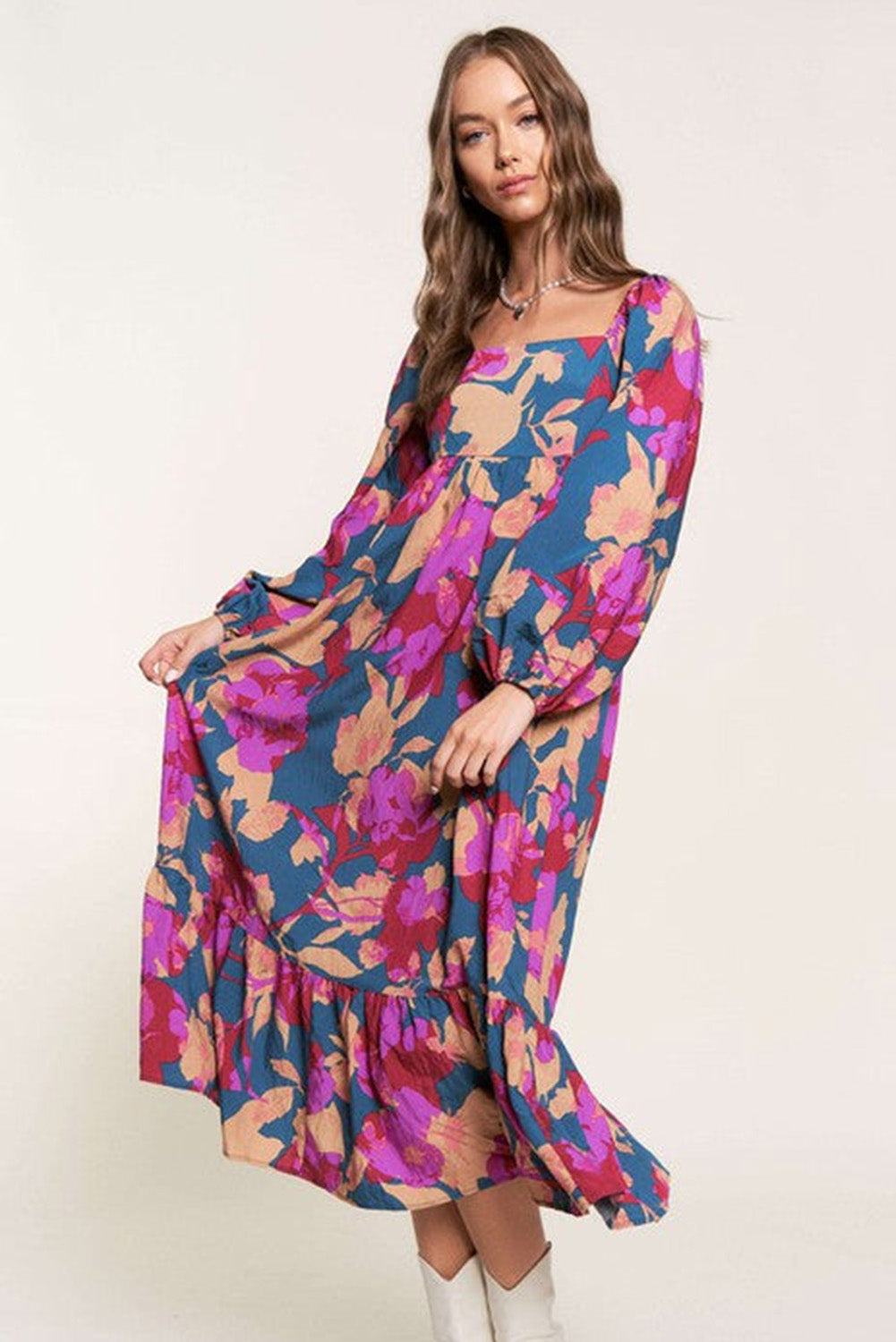 Mehrfarbiges Kleid mit Blumendruck, quadratischem Ausschnitt, Rüschen und hoher Taille