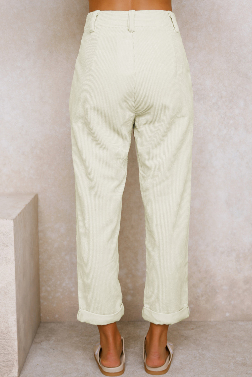 Pantalon droit taille haute en velours côtelé beige