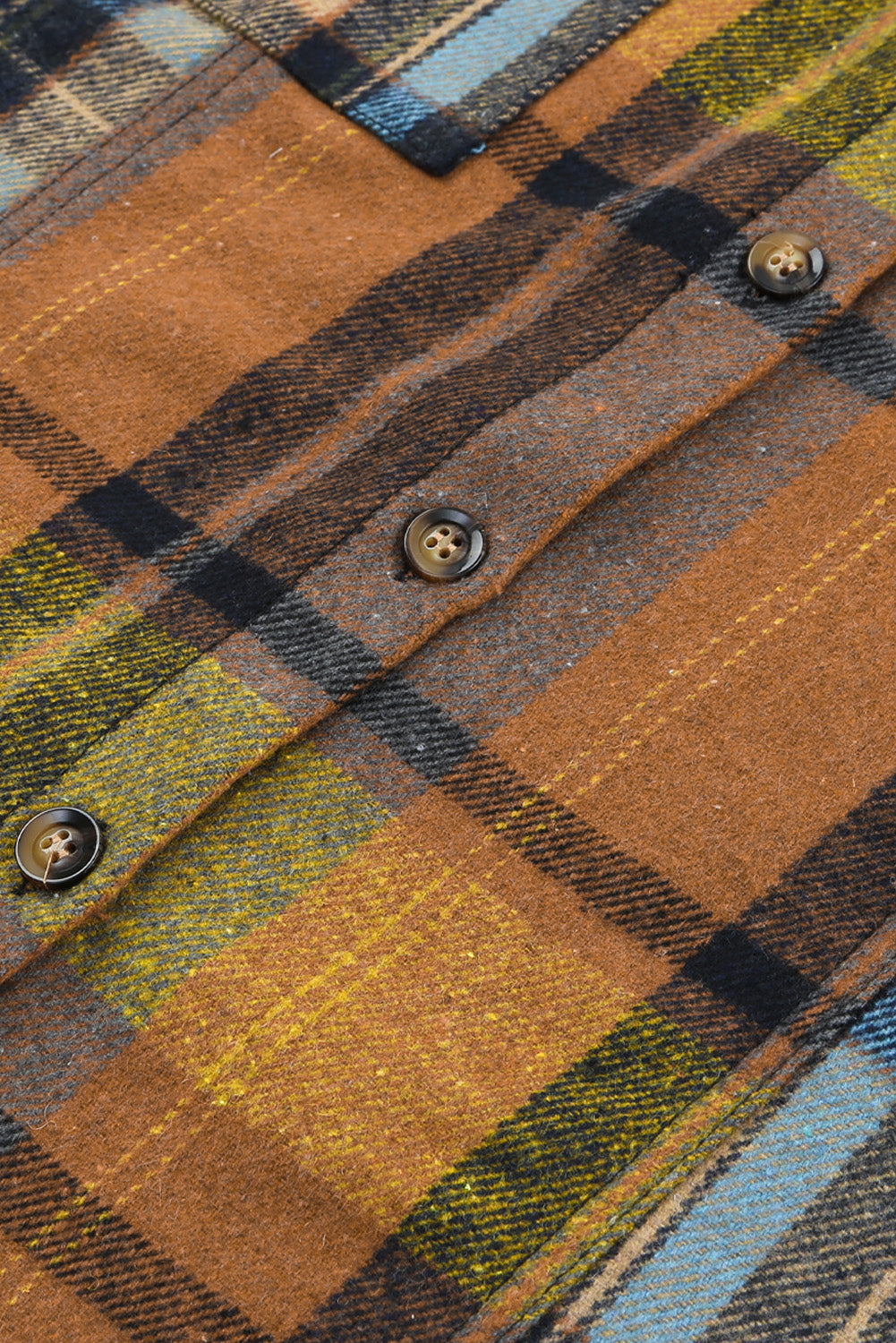 Camicia abbottonata a blocchi di colore scozzese marrone con tasche