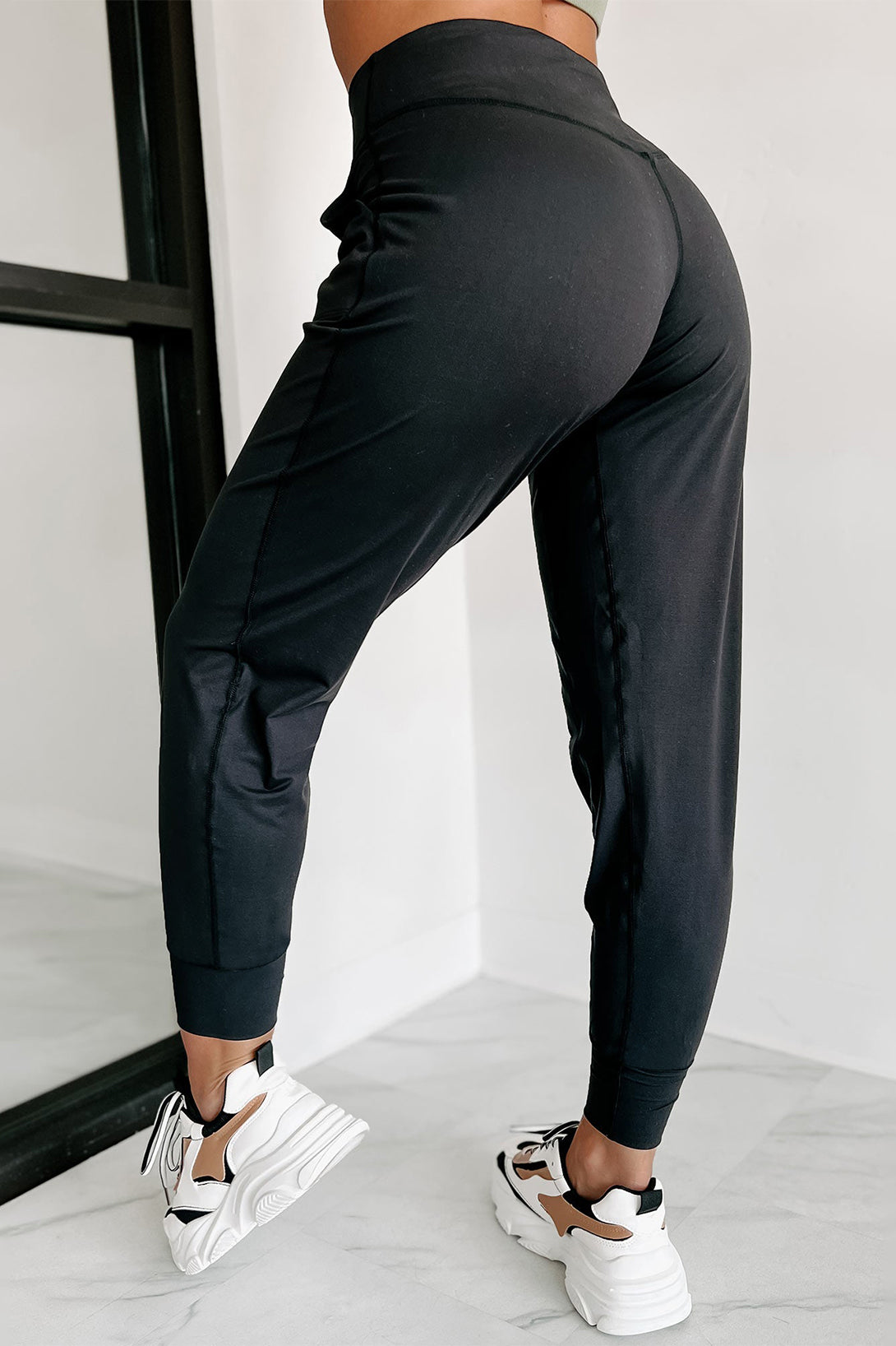 Pantalon de jogging taille haute avec poches et coutures apparentes gris moyen