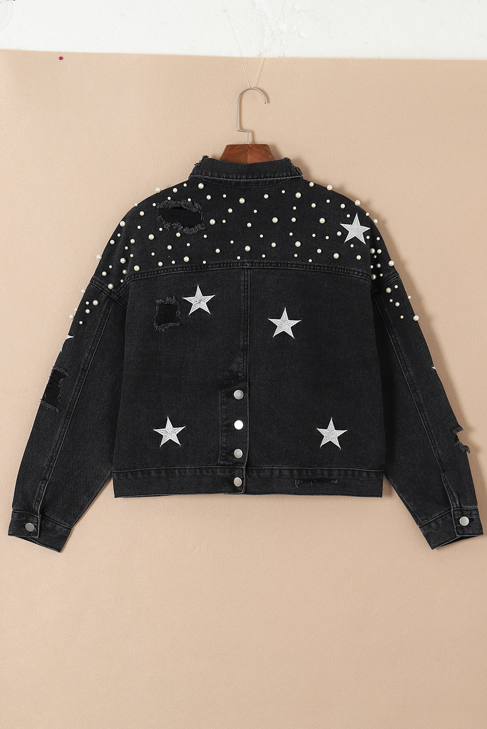 Veste en jean courte noire effet vieilli avec perles et étoiles