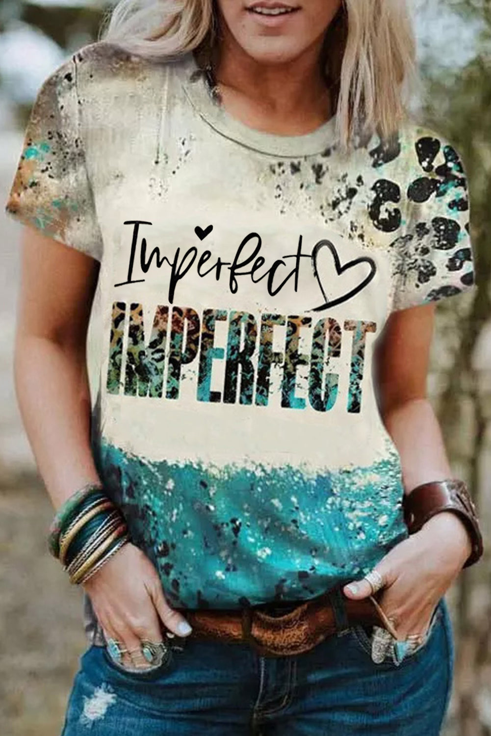 Nebesno modra majica z grafiko IMPERFECT Western Fashion Letters
