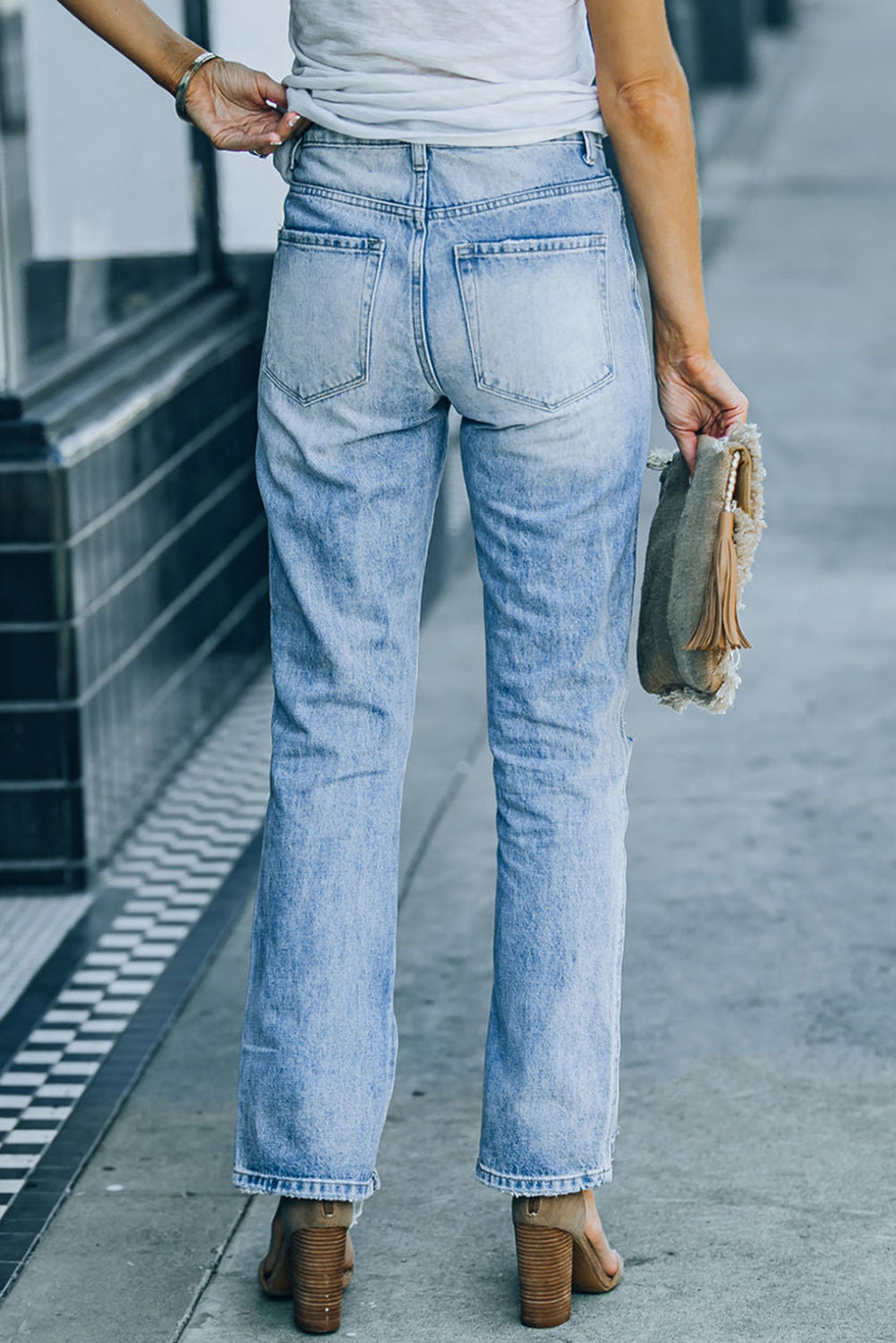 Jeans a vita alta con gamba dritta strappata con spacchi laterali blu cielo