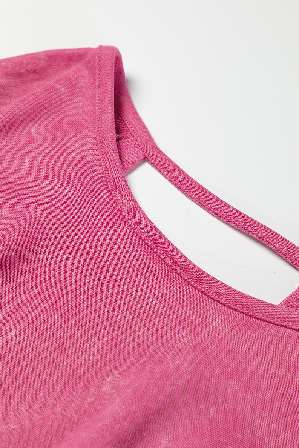Sweat-shirt en forme de V à délavage à l'acide rose et dos ouvert