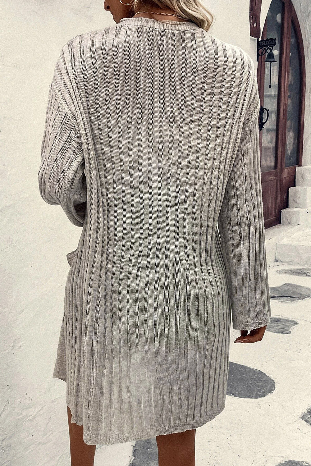 Cardigan aperto con tasche in maglia a coste larghe grigio