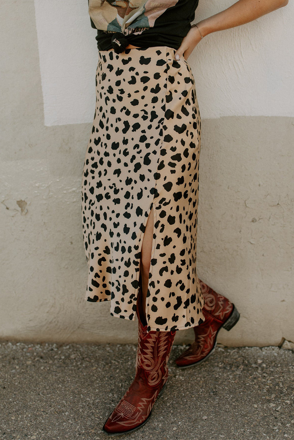 Kaki midi suknja s leopard mrljama i podijeljenim rubom