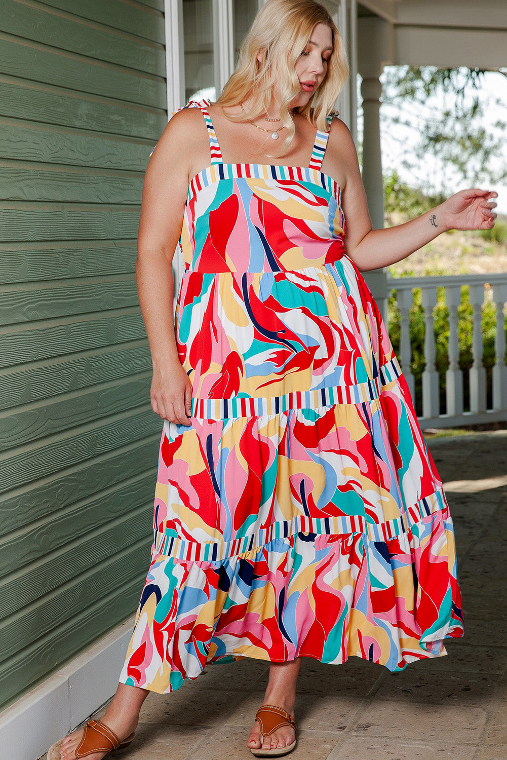 Višebojna haljina s boemskim apstraktnim printom na naramenice