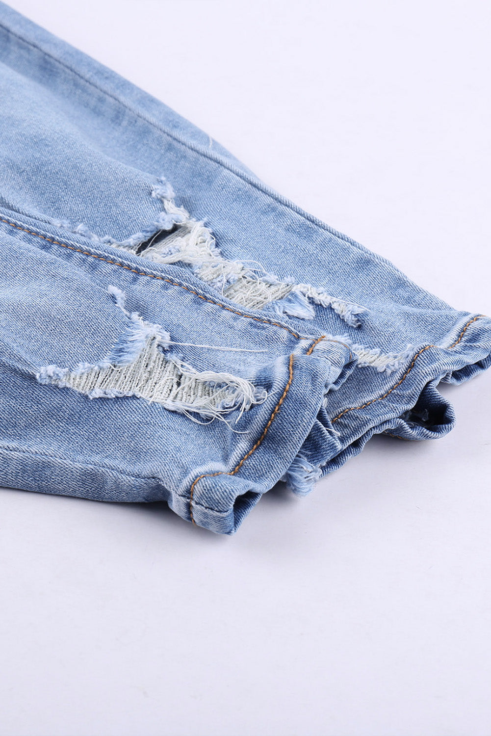 Distressed-Jeans mit mittlerer Leibhöhe