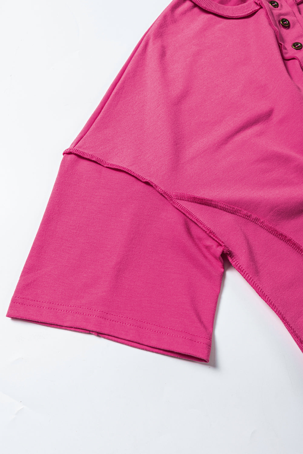 Haut tunique à manches larges et col boutonné avec coutures apparentes rose rouge