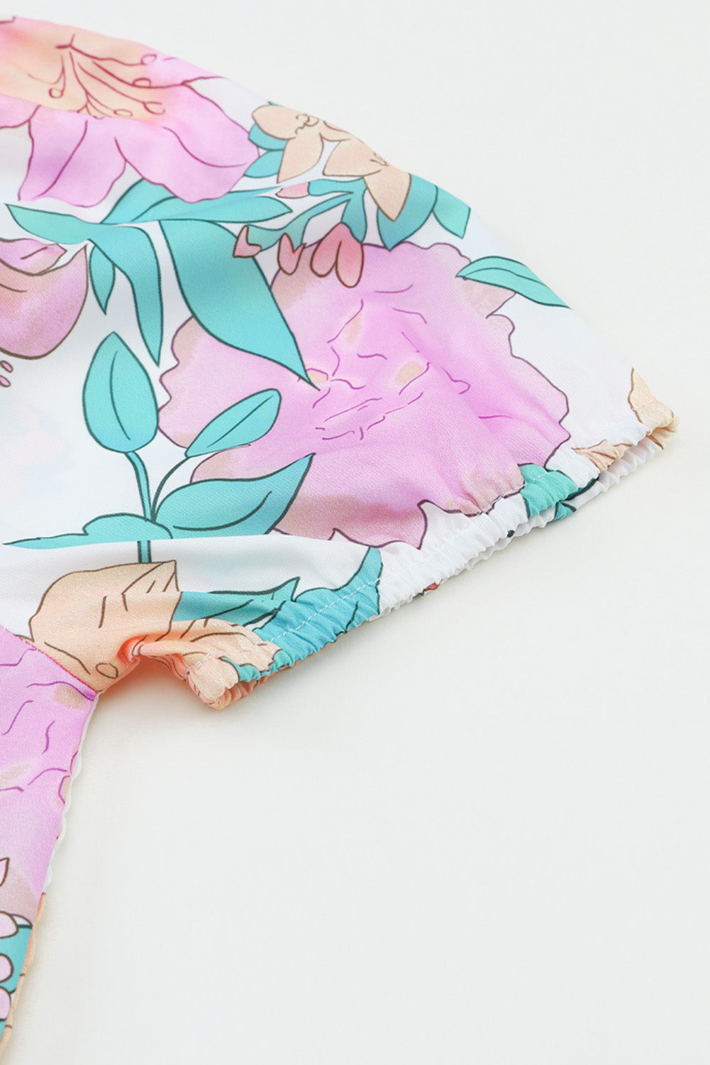 Mehrfarbiges Maxikleid mit eckigem Ausschnitt, Puffärmeln und gestuftem Blumenmuster