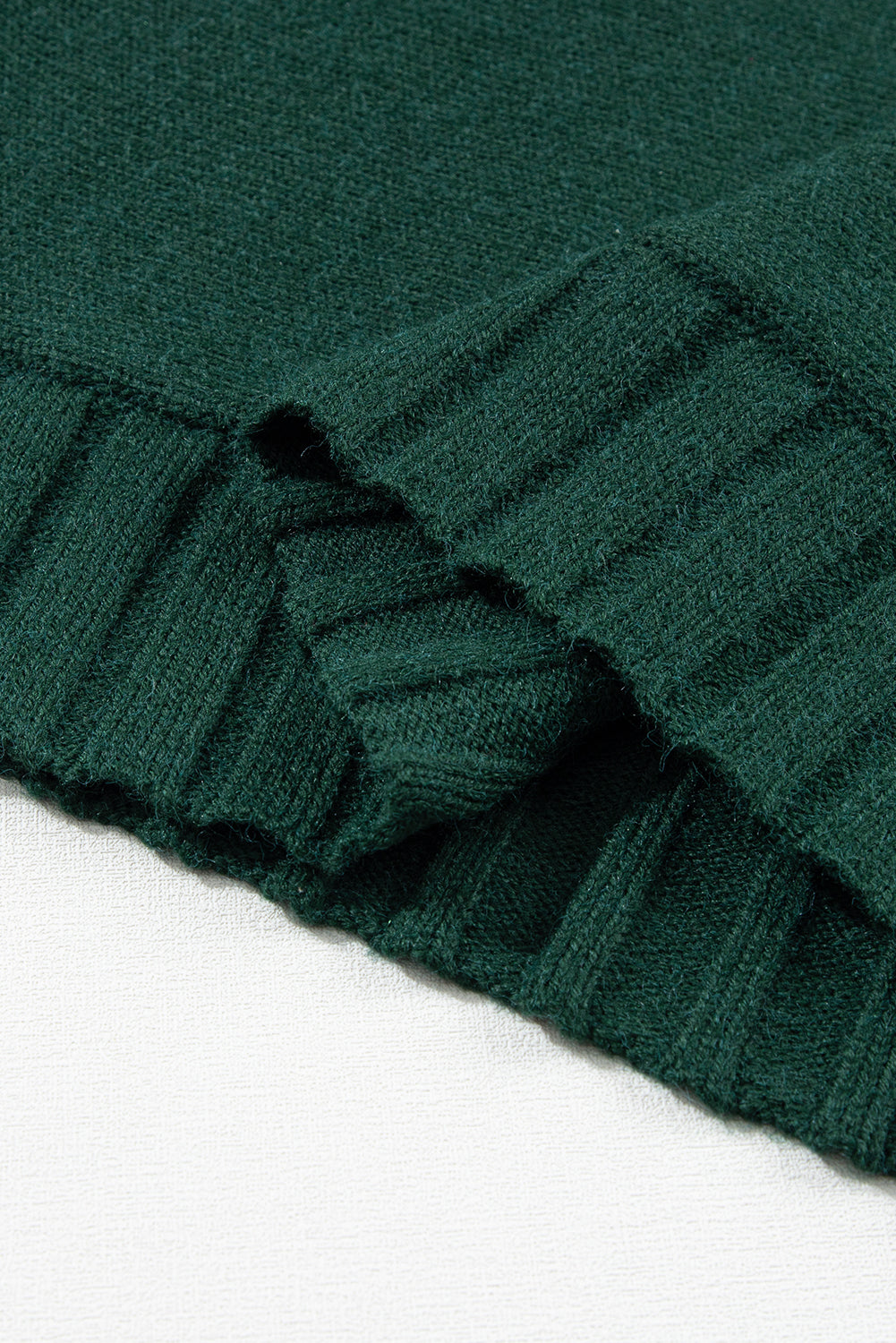 Srednje siv pleten pulover s kratkimi rokavi z lažnim izrezom in netopirjevo krilo