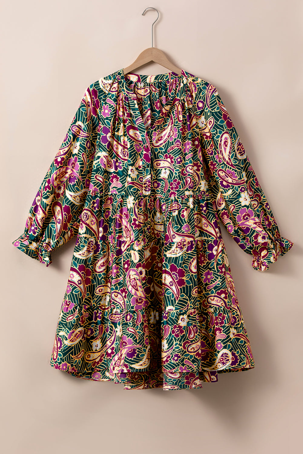 Grünes Plus-Size-Kleid mit Paisley-Blumenmuster und Rüschensaum