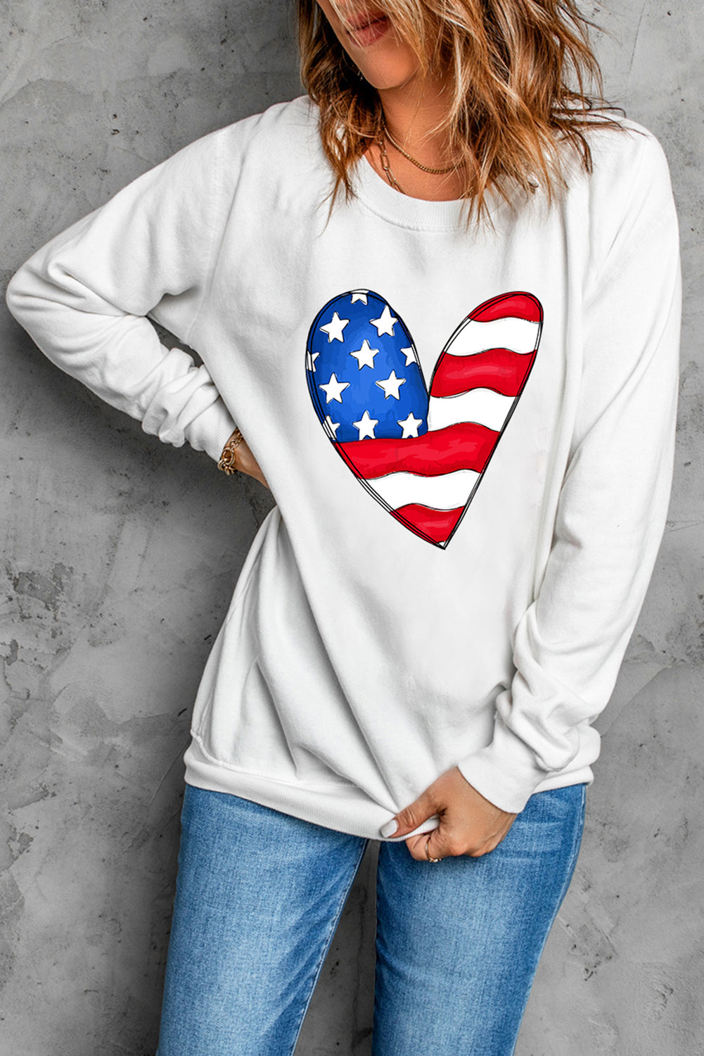 Weißes, langärmliges Pullover-Sweatshirt mit US-Flaggen-Herz-Print