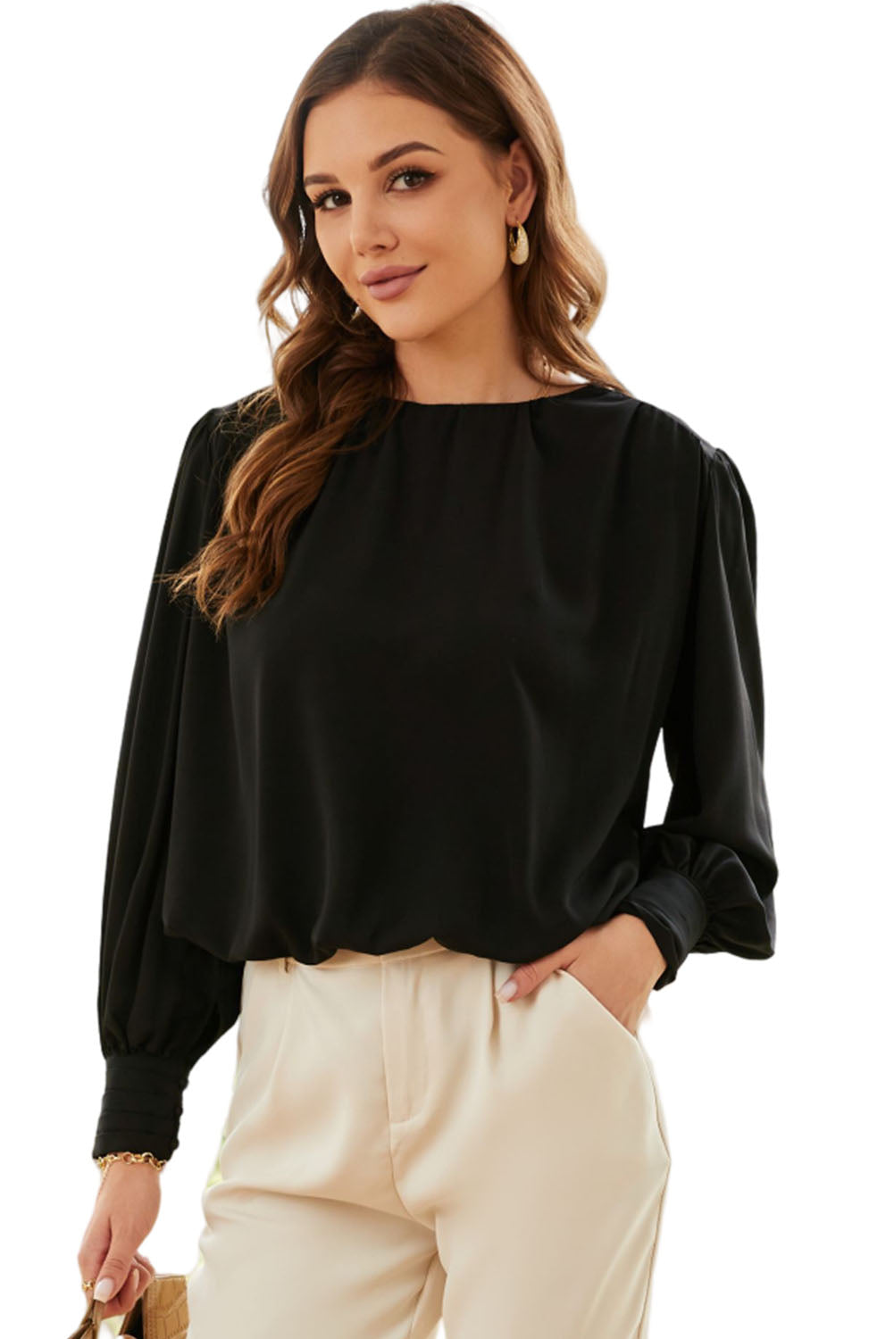Schwarze, plissierte, lockere Bluse mit gepolsterten Schultern und geknöpften Manschetten
