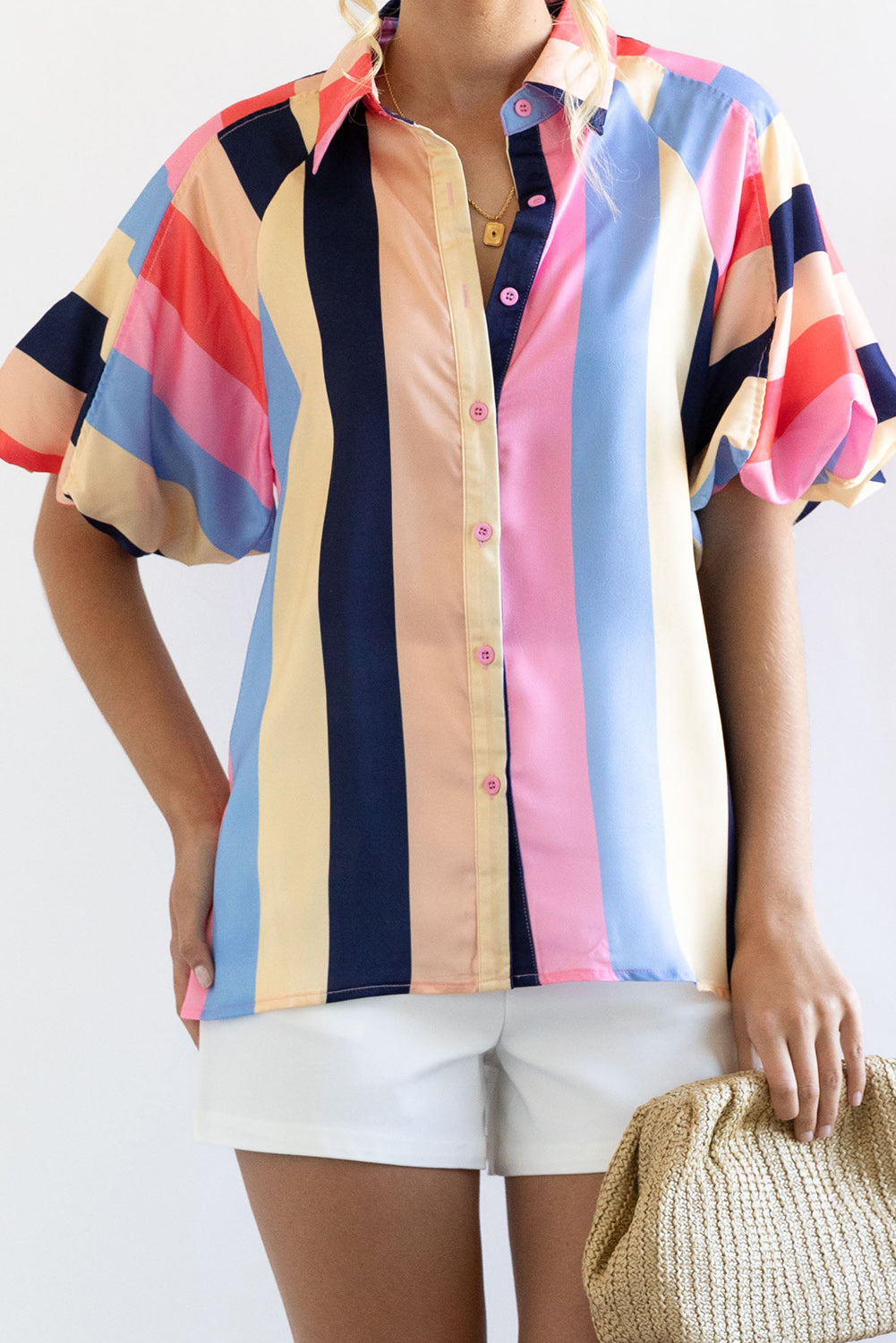 Mehrfarbiges, gestreiftes Hemd mit Puffärmeln und Knöpfen in Blockfarben