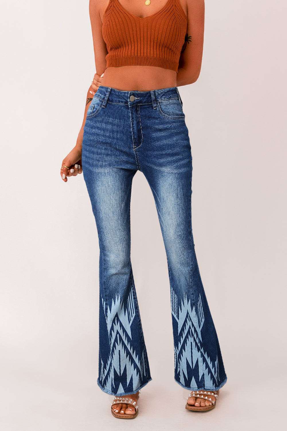 Blaue High-Rise-Flare-Jeans mit Westernmuster