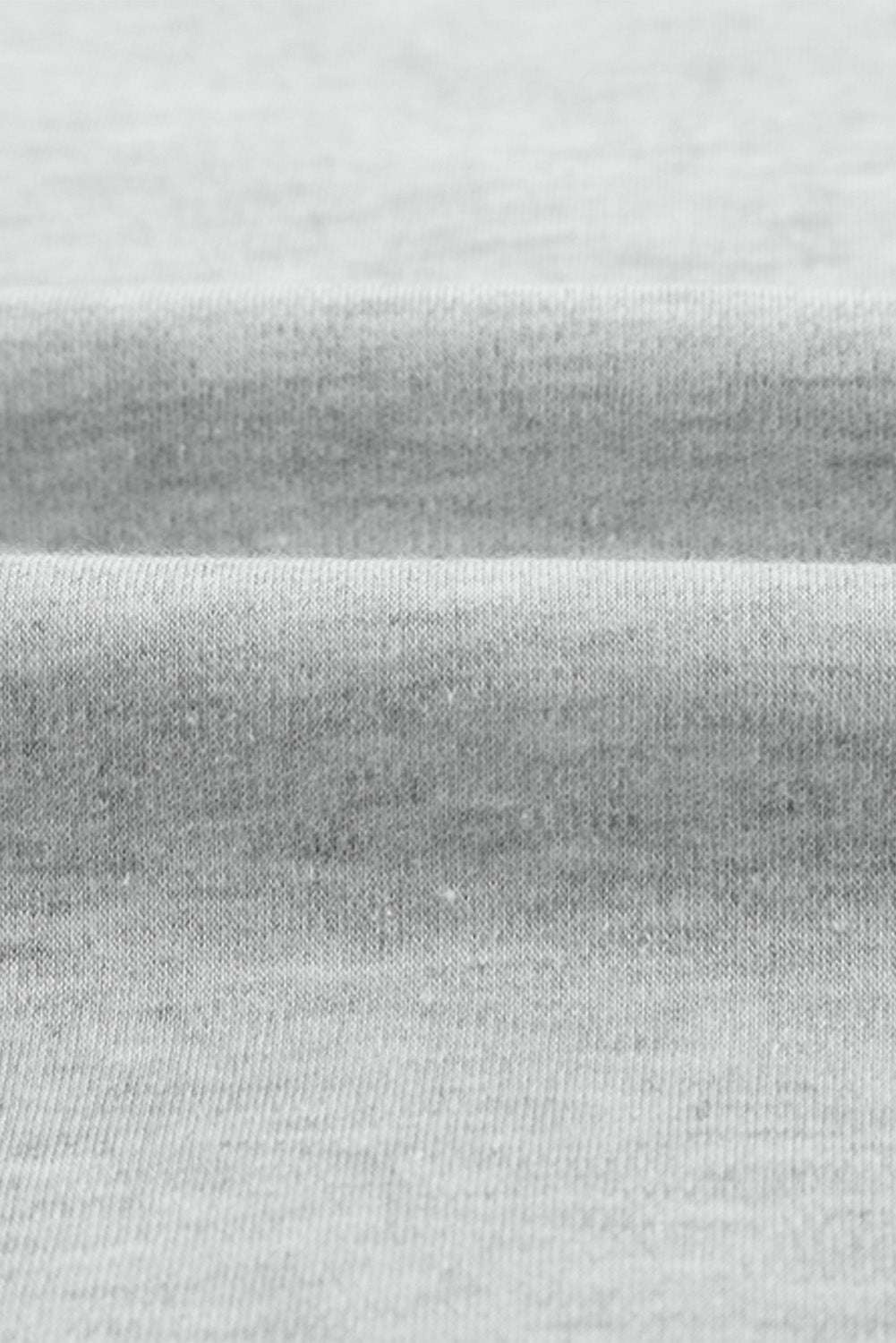 Graues, schlichtes, langärmliges Oberteil mit Rundhalsausschnitt