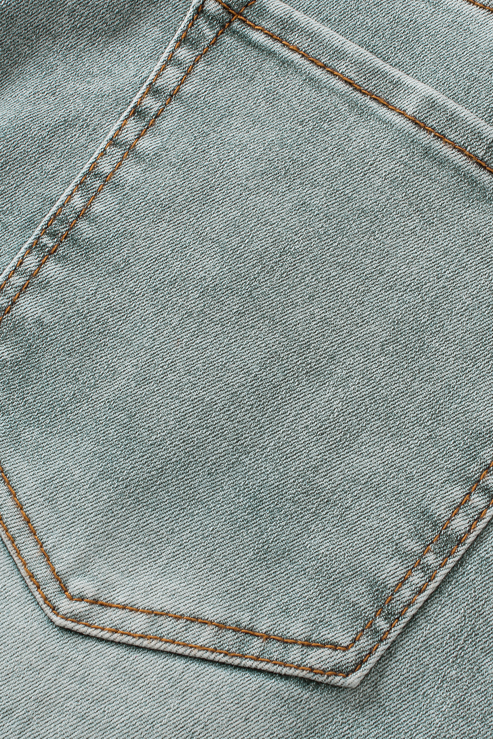 Bleu clair - Short en jean effet vieilli de grande taille à ourlet roulé