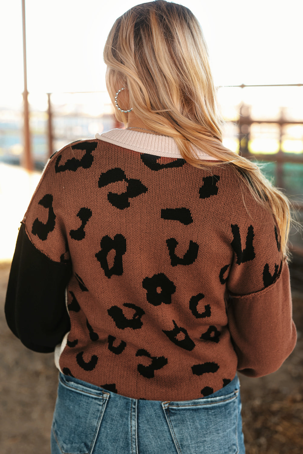 Farbblock-Pullover mit Leopardenmuster in Kaffeebraun