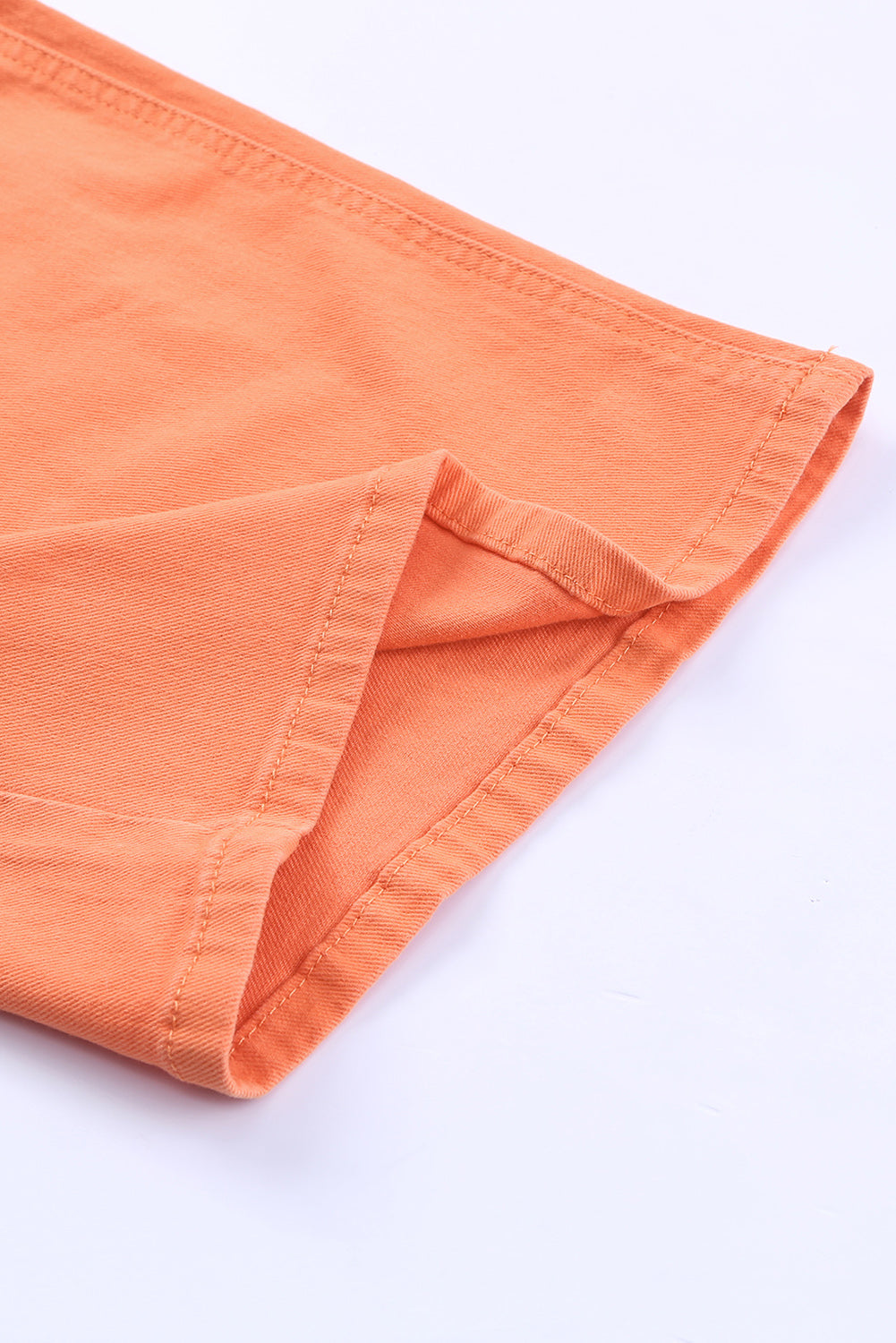 Orangefarbene Jeans mit hohem Bund und weitem Bein in Acid-Waschung